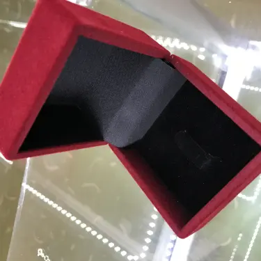 Cofre Terciopelo Rojo para Anillo de Compromiso — imagen 3