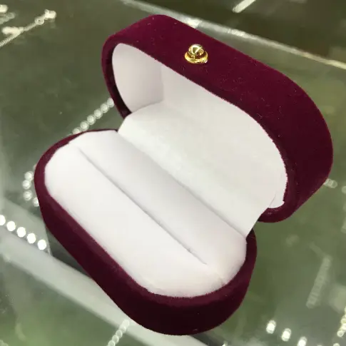 Cofre Terciopelo Burdeo para Anillos de Compromiso — imagen 1