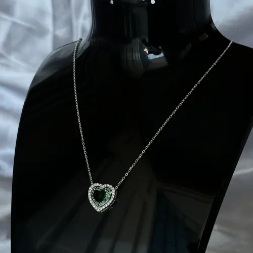 Collar Corazón Circón Esmeralda — imagen 1