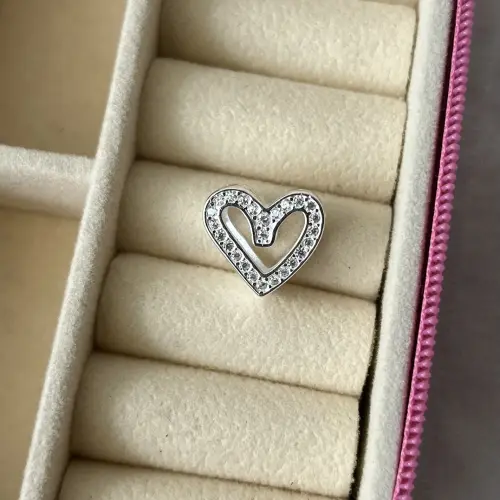 Charm Corazón Circones — imagen 2