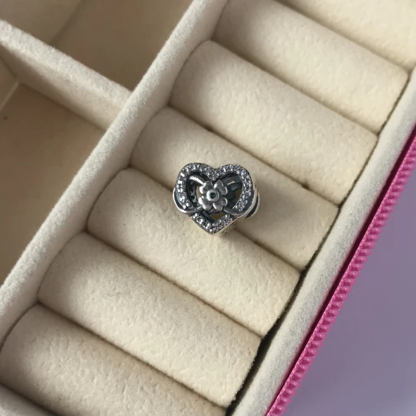 Charm Corazón Infinito Flor Circones's foto | Sterlyn Jewels |  BizneCubano