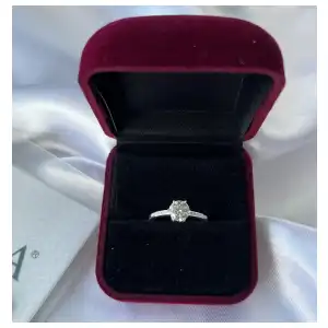 Anillo Solitario Gema Moissanita y Circones miniatura 1