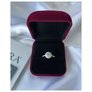 Anillo Flor Solitario Gema Moissanita y Circones miniatura 1